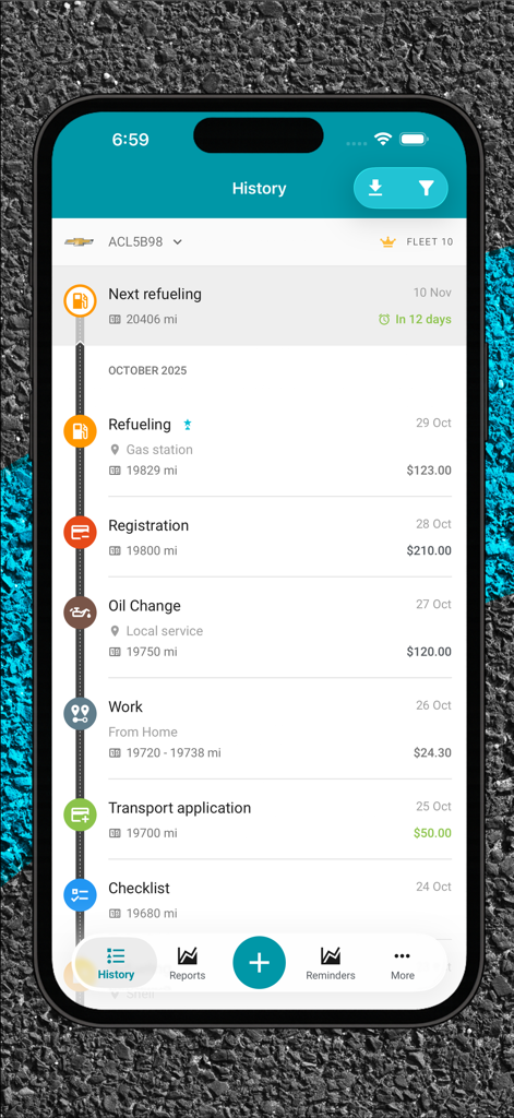 Drivvo app history screen showing a timeline of vehicle maintenance and fuel expenses
