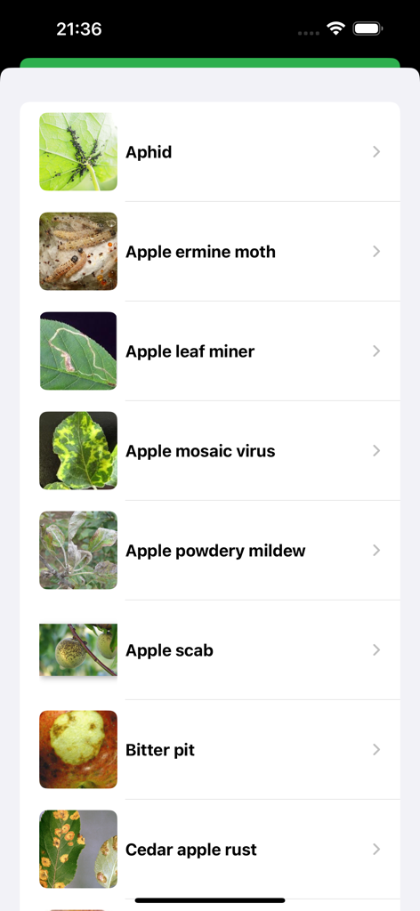 Plant diseases and pests - モバイルアプリの画面。リンゴの木の病気と害虫のリストと、それらを特定するための写真が表示されています。