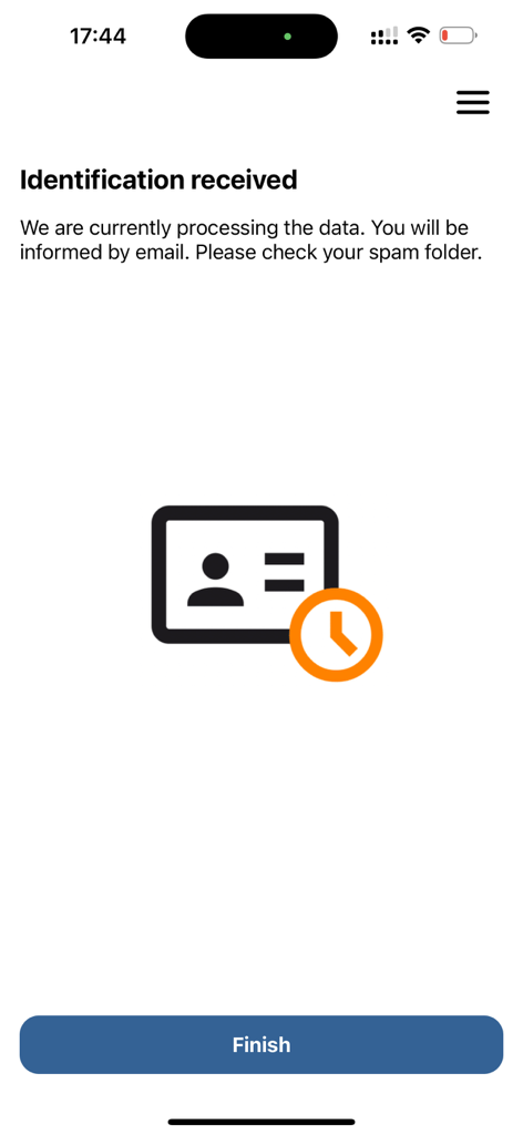 Écran de confirmation montrant les données d'identification reçues et en cours de traitement dans l'application AMP Group