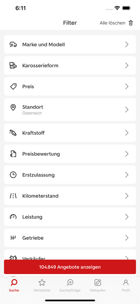 Pantalla de la app móvil que muestra filtros de búsqueda de coches como marca, modelo, precio y kilometraje para vehículos usados.