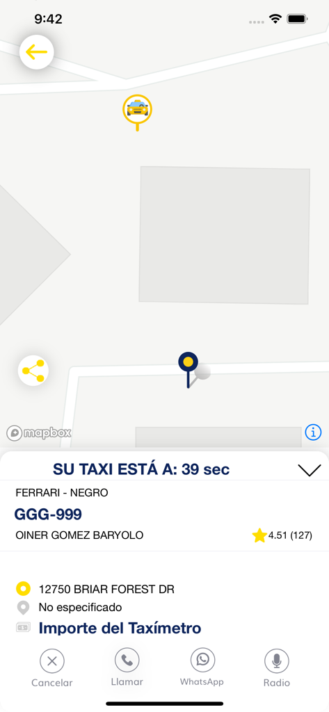Un Taxi - Screenshot der Un Taxi App-Oberfläche, die die Echtzeit-Fahrerverfolgung und Ankunftsinformationen anzeigt.