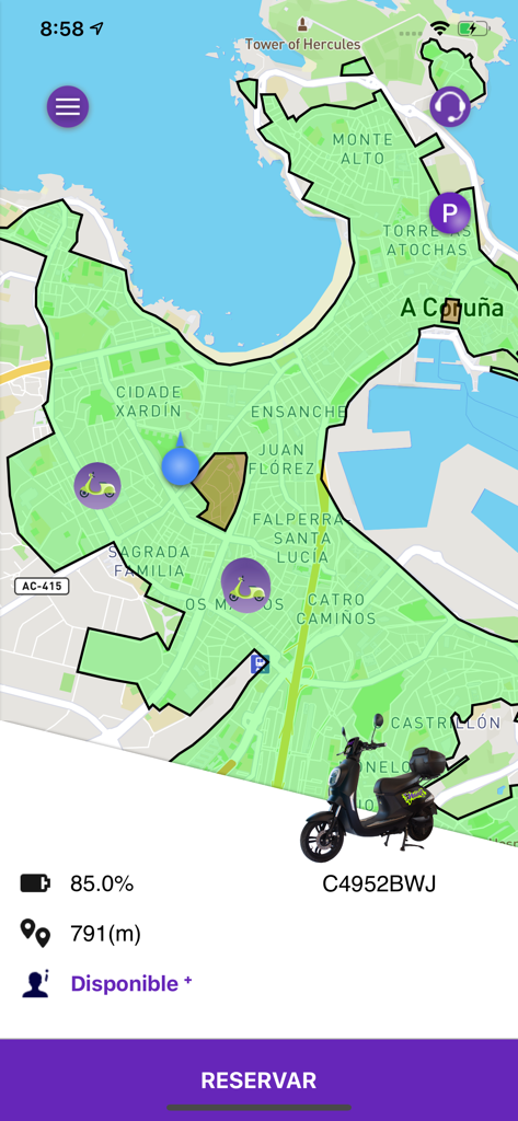 Vista del mapa de la aplicación móvil Motinos que muestra patinetes eléctricos disponibles en La Coruña con estado de la batería y un botón de reserva