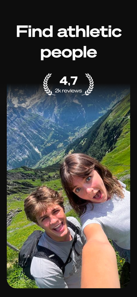 bpm - sport & athletes dating - A happy couple taking a selfie while hiking in the mountains on an athletic date
