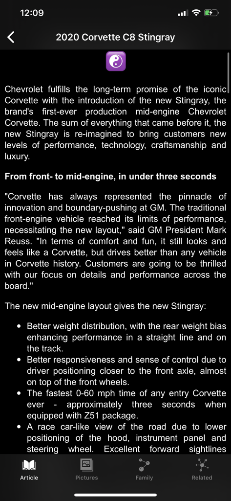 Vista de la aplicación móvil de un artículo detallado sobre el Corvette C8 Stingray 2020 que incluye especificaciones de rendimiento y características técnicas