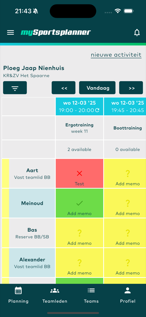mySportsplanner - Tela do celular mySportsplanner exibindo a disponibilidade dos membros da equipe para sessões de treinamento esportivo