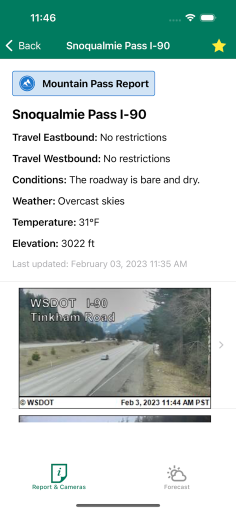 WSDOTアプリの画面。スノコルミーパスI-90の状況とライブ交通カメラフィードを表示しています。