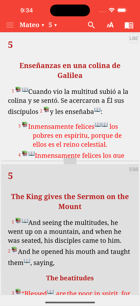 La Biblia de Estudio - Pantalla bilingüe que muestra Mateo 5 en español e inglés con íconos de estudio en la aplicación La Biblia de Estudio