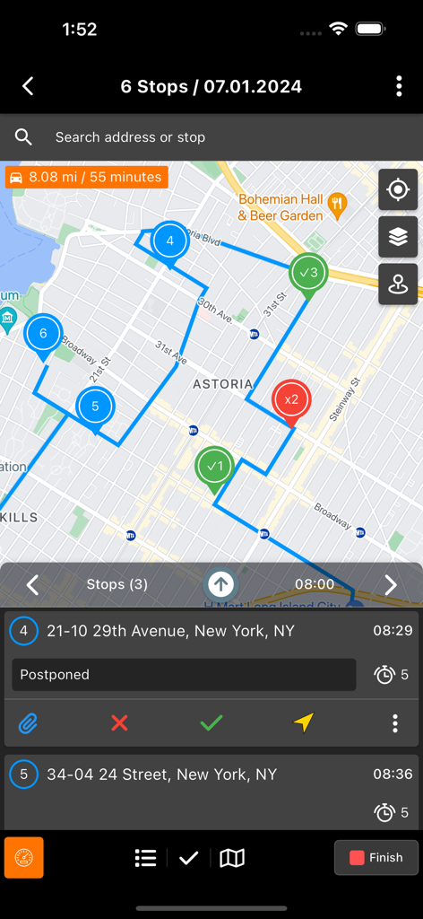 Routin Teamアプリのインターフェースに、ニューヨーク州アストリアの複数の停止を含む最適化された配送ルートが表示されています