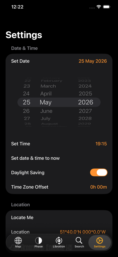 Pantalla de configuración de la aplicación Atlas Lunar que muestra opciones para configurar la fecha, hora y ubicación del observador