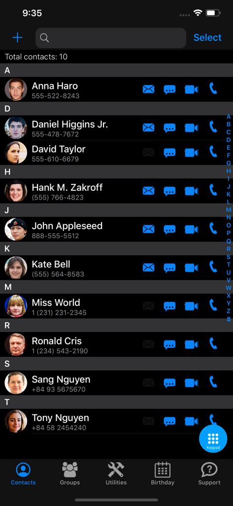 Interfaccia dell'app mobile che mostra un elenco di contatti con icone di azione rapida per chiamate e messaggi