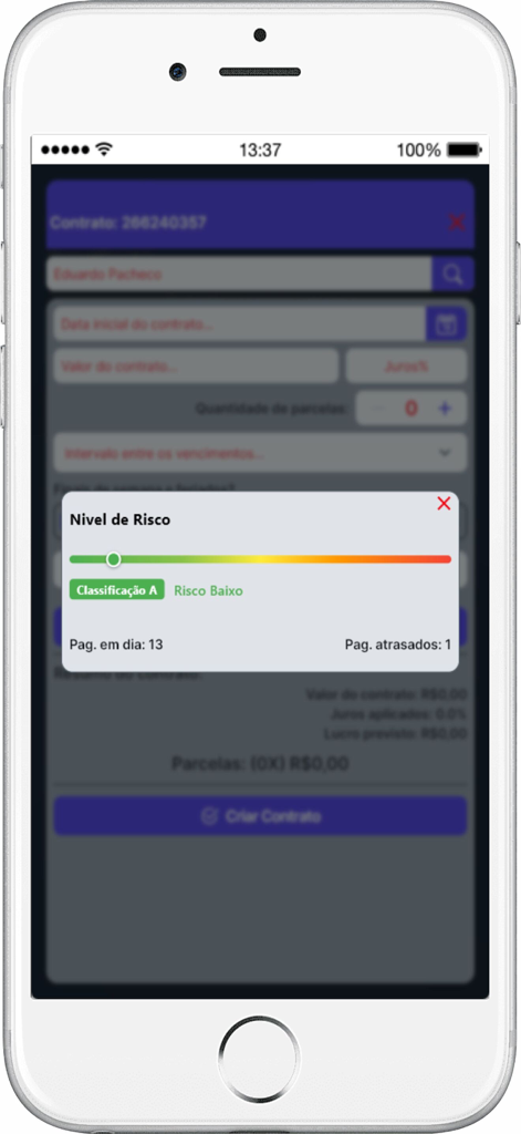 CredForte - Interfaz de la aplicación CredForte que muestra la evaluación del nivel de riesgo crediticio de un cliente y un resumen del historial de pagos.