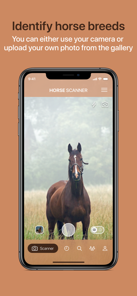 Un teléfono inteligente que muestra la aplicación Horse Scanner identificando un caballo marrón en un campo