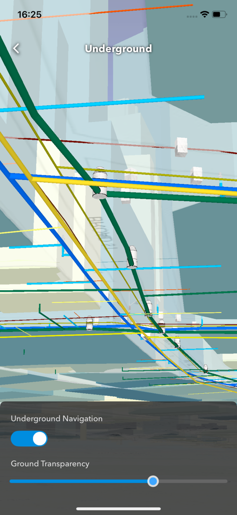L'app mobile ArcGIS Earth visualizza la mappatura sotterranea 3D delle utenze con controlli di navigazione e trasparenza.
