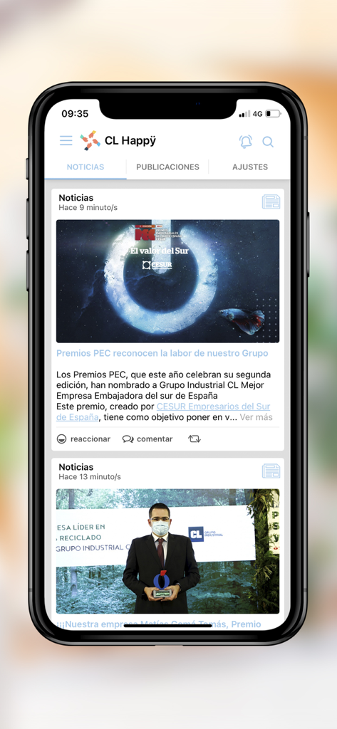 CeLeste - Tela do feed de notícias no aplicativo CeLeste mostrando atualizações corporativas e prêmios para o Grupo Industrial CL