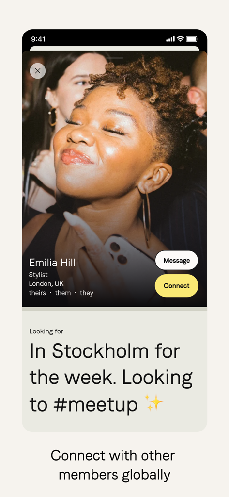 네트워킹 옵션과 모임 상태를 보여주는 소호 하우스 앱의 회원 프로필