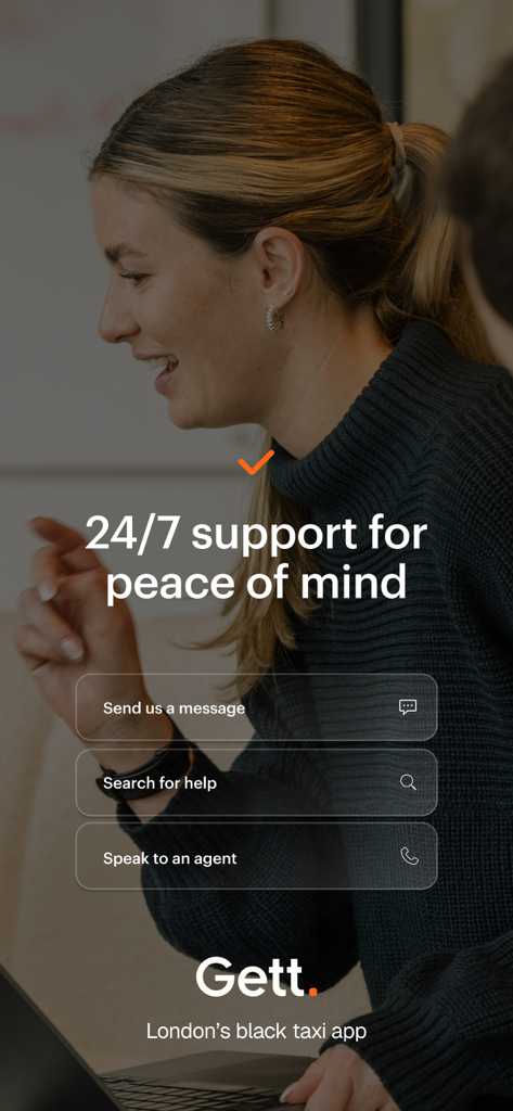 Gett app screen displaying 24/7 customer support options for black taxi passengers.