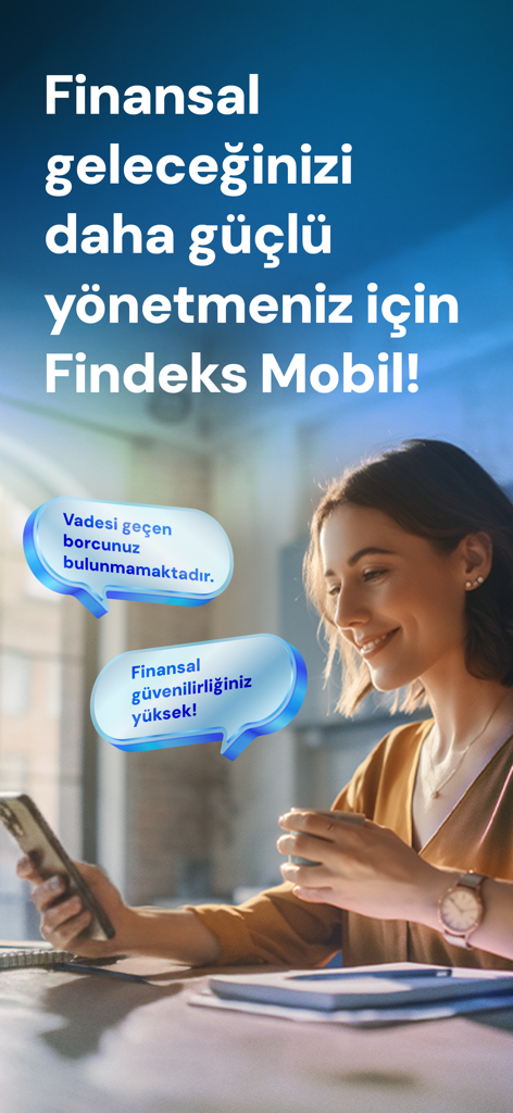Findeks: Kredi Notu - Une femme sourit en gérant son avenir financier sur l'application mobile Findeks.