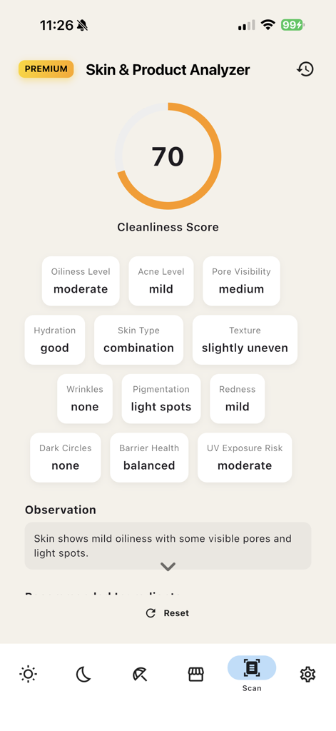 Captura de tela do recurso analisador de pele e produtos Sky and Sol mostrando uma pontuação de limpeza e métricas detalhadas da pele como hidratação e risco de exposição UV