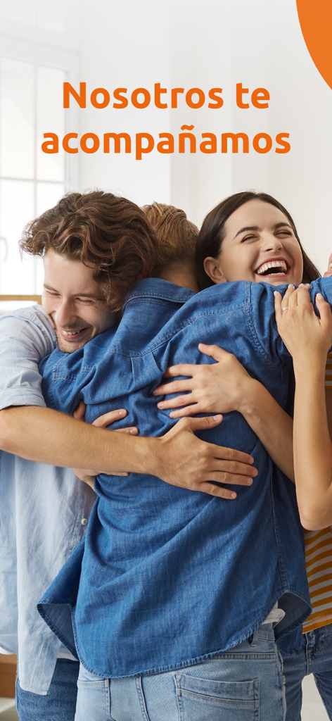 スペイン語のスローガン「Nosotros te acompañamos」とともに抱き合って喜ぶ3人の人々