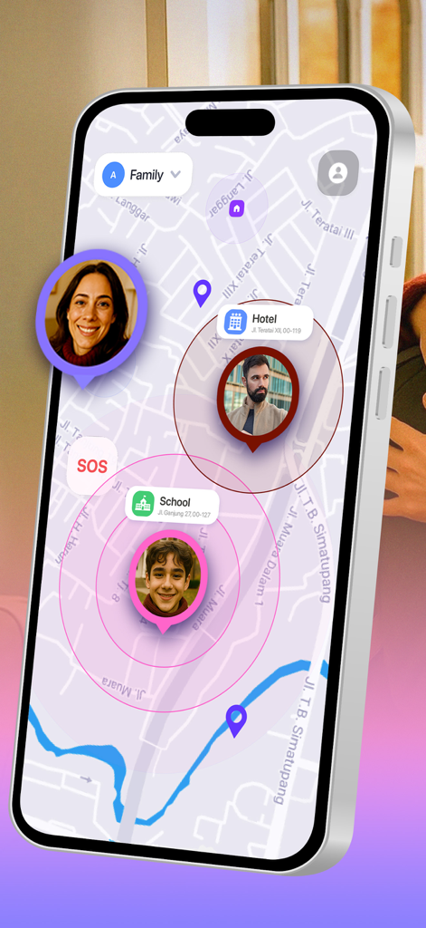 Una pantalla de teléfono inteligente que muestra la aplicación Famio con un mapa en tiempo real con las ubicaciones de los miembros de la familia y un botón SOS