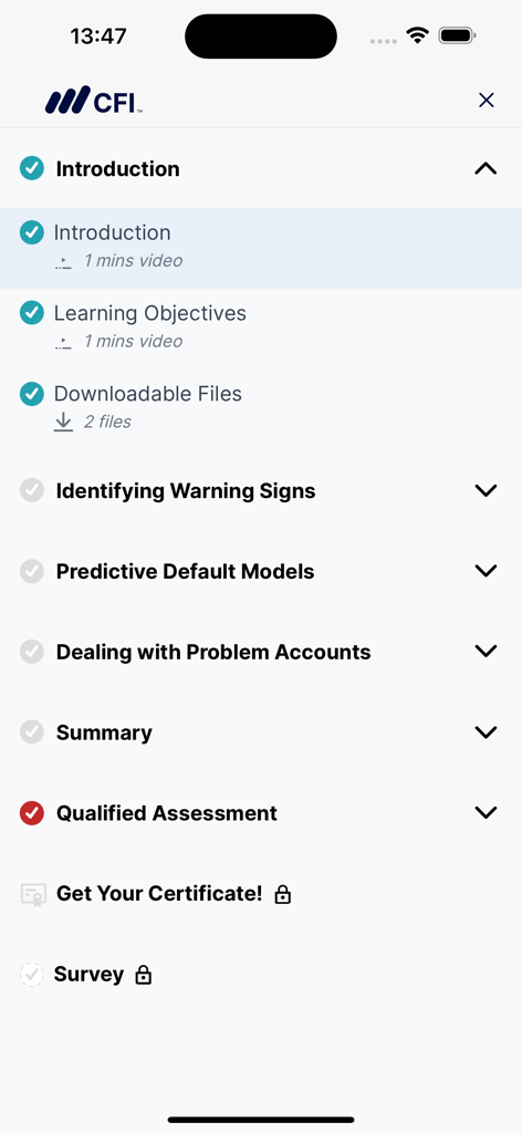 CFI: Real-World Finance - Mobile Benutzeroberfläche der CFI-App, die einen Lehrplan für Finanzkurse und den Fortschritt der Lektionen anzeigt