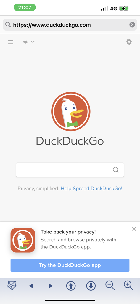 Zoomer 웹 브라우저 인터페이스는 접근성 및 탐색 도구가 하단에 표시된 DuckDuckGo 검색 페이지를 표시합니다.
