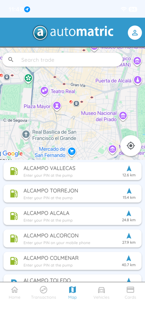 automatric - Interfaz de la aplicación Automatric que muestra un mapa y una lista de gasolineras cercanas para el pago de combustible sin contacto.