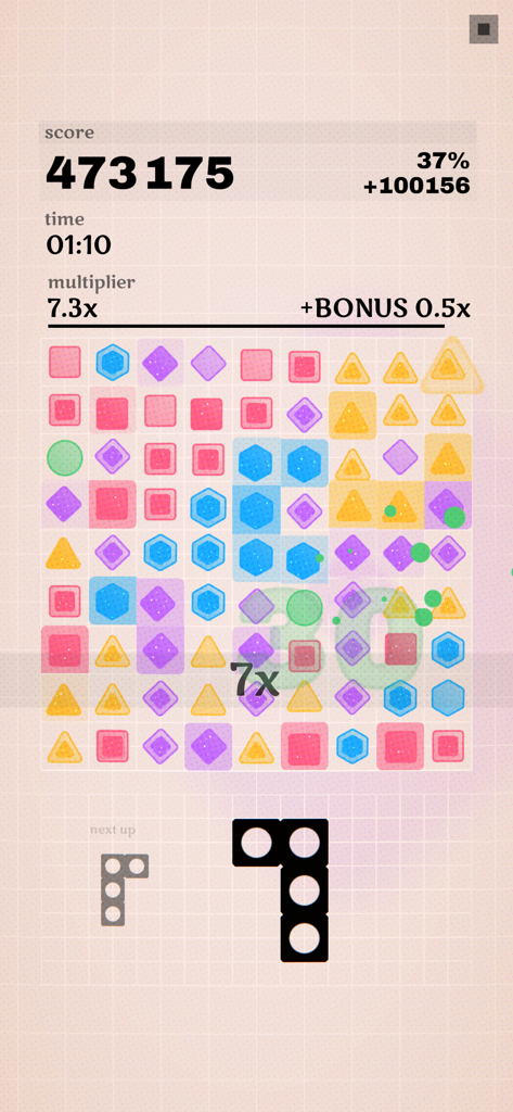Kavel - Tela de jogabilidade de Kavel mostrando uma grade de quebra-cabeça minimalista com formas coloridas e pontuação