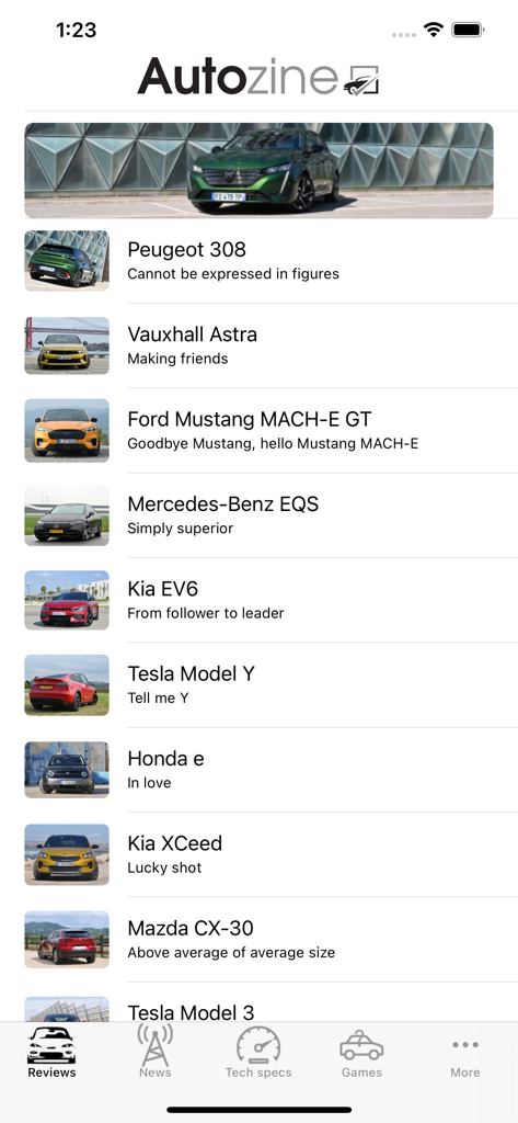 Autozine mobile App-Bildschirm, der eine Liste von Auto-Bewertungen für verschiedene Marken wie Tesla, Mercedes und Ford anzeigt