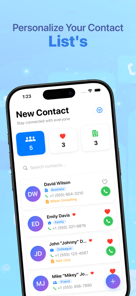 Interfaz de la aplicación New Contact plus mostrando una lista de contactos con filtrado inteligente por categorías y perfiles detallados