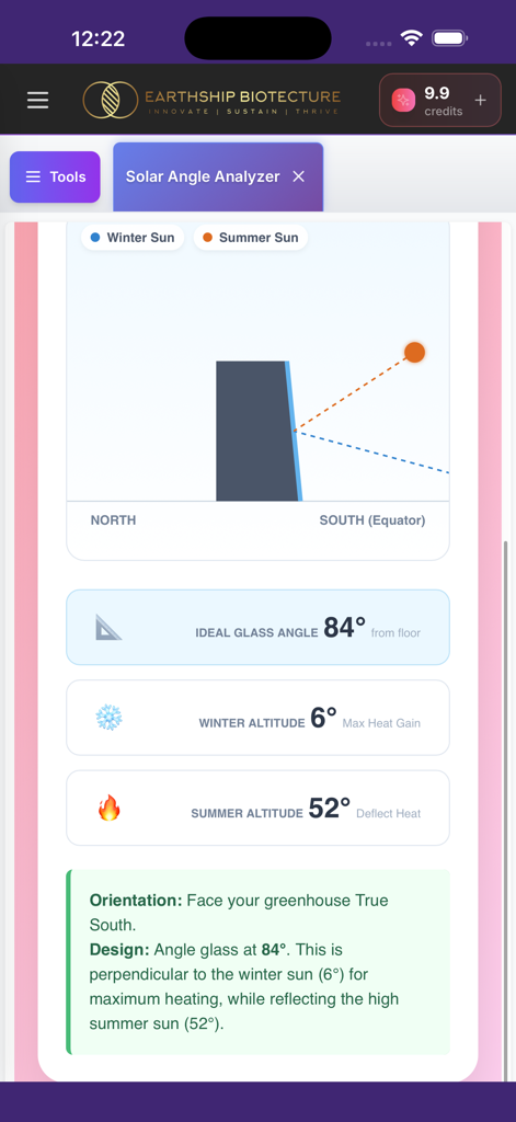 Herramienta de análisis de ángulo solar en la aplicación Asistente Earthship que muestra las trayectorias del sol de invierno y verano para la construcción de viviendas autosuficientes
