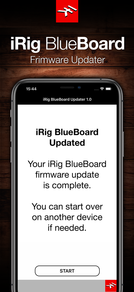 La aplicación Actualizador iRig BlueBoard mostrando una actualización de firmware completada en un iPhone
