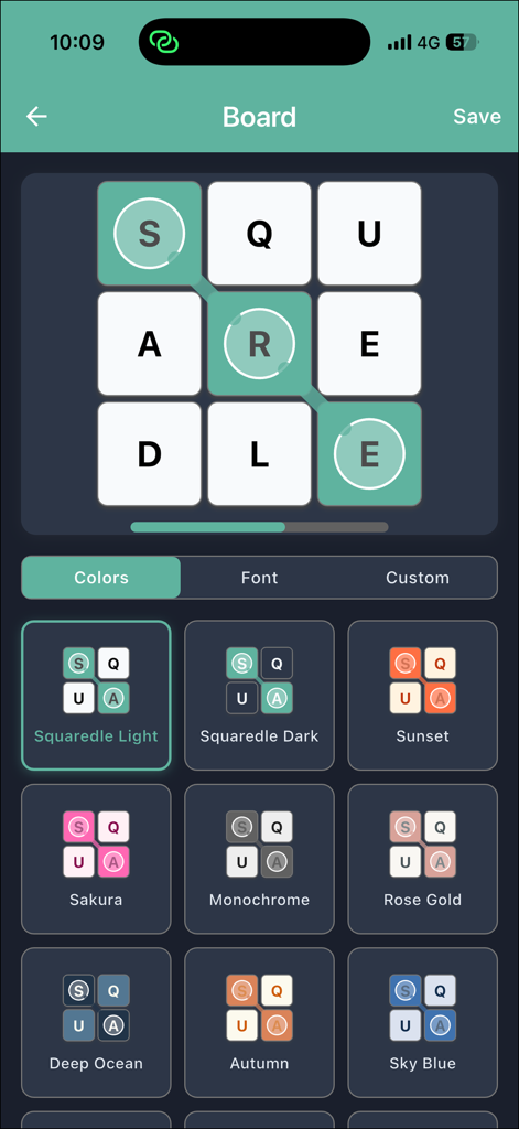 Squaredle - Ein Menü in der Squaredle-App, das verschiedene Farbthemen für das Wortspielraster wie Sunset Sakura und Deep Ocean anzeigt