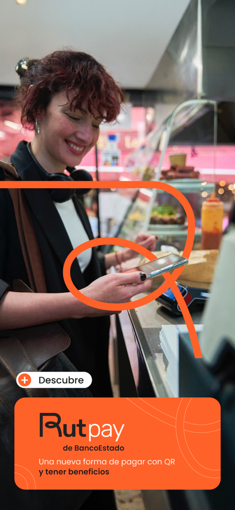 Rutpay: Tu nueva forma de pago - Una mujer pagando con un código QR usando la aplicación Rutpay en un mostrador