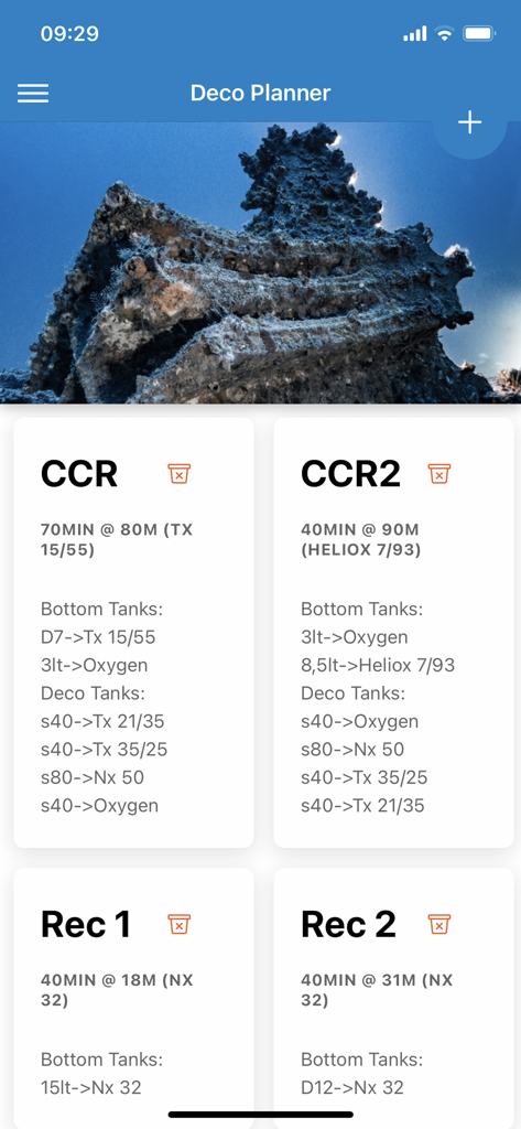 DecoPlanner mobile - Liste des plans de plongée techniques et récréatifs enregistrés montrant les profils de décompression et les configurations de bouteilles