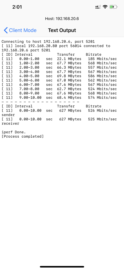 Saída de texto detalhada de um teste de largura de banda de rede iPerf mostrando taxa de bits e métricas de transferência