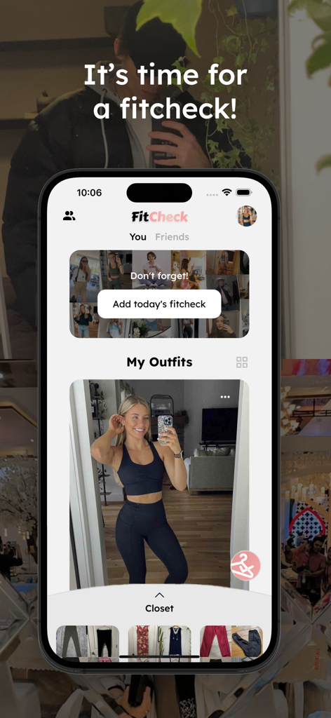 FitCheck: Outfit of the Day - FitCheck 앱 화면, 내 의상 섹션의 미러 셀카 및 하단의 디지털 옷장 표시