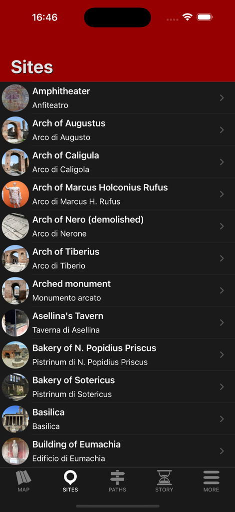 Una lista de antiguos sitios romanos en Pompeya dentro de la interfaz de la aplicación de guía de viaje que muestra ubicaciones como el Anfiteatro y el Arco de Augusto.