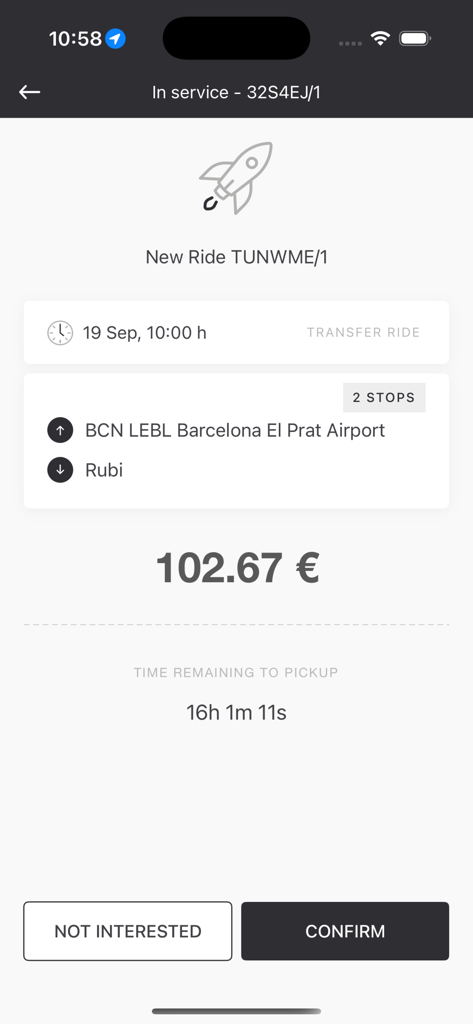 Pantalla de oferta de nuevo viaje en la aplicación Acceso de Conductores Drivania que muestra la ruta desde el aeropuerto de Barcelona y el precio.