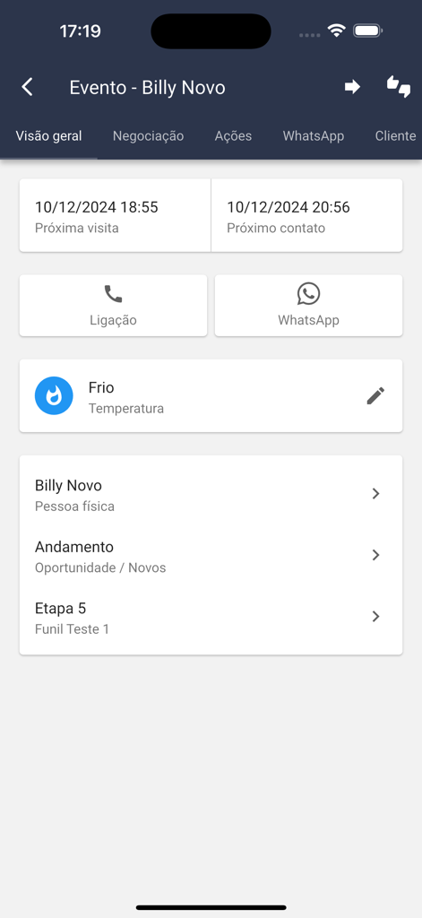 Tela mostrando detalhes do lead e opções de contato no aplicativo automotivo CRM Syonet.