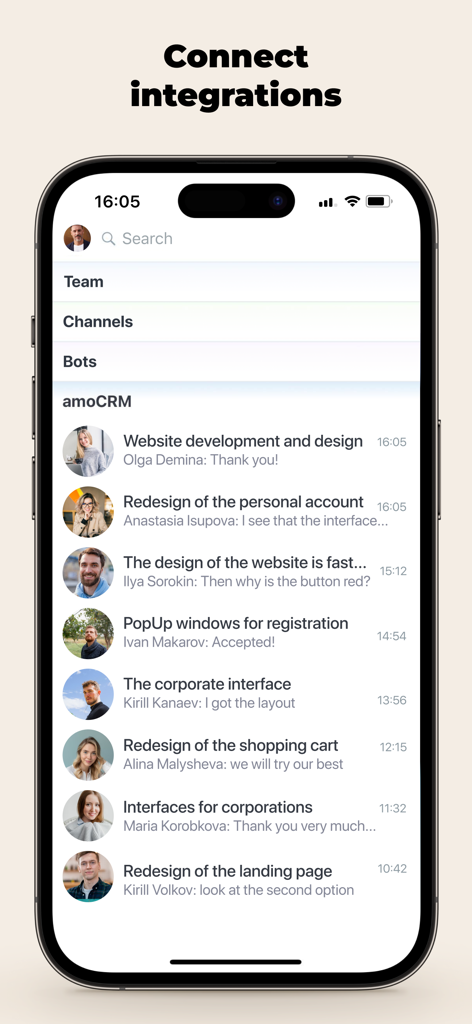 amo | team messenger - Oberfläche des amo messengers, die integrierte Projekt-Chat-Threads von amoCRM zeigt.