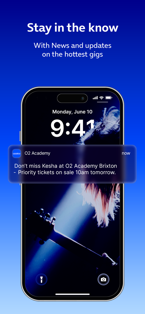Tela de smartphone exibindo uma notificação push do aplicativo O2 Academy sobre ingressos para shows futuros e acesso prioritário.