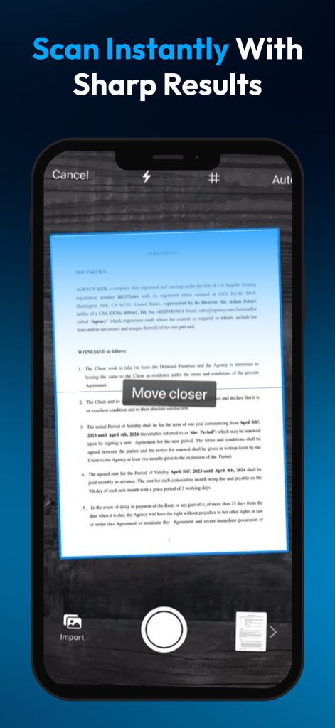 PDF Scanner : File Manager - Interfaz de smartphone de una aplicación de escáner PDF capturando un acuerdo comercial profesional con una superposición de escaneo azul.