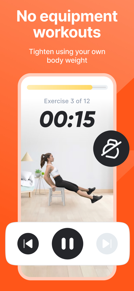 Interfaz de la aplicación Fitself que muestra un entrenamiento en casa sin equipo con una mujer realizando fondos de tríceps y un temporizador de cuenta regresiva