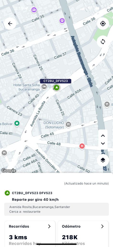 Monitoreo de Flotas SURA - Echtzeit-GPS-Tracking-Bildschirm mit Fahrzeugstandort und Fahrdaten auf einer Karte