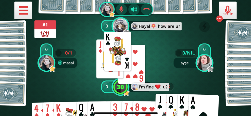 オンラインスペードカードゲームのインターフェース、ボイスチャットとプレイヤーメッセージ付き