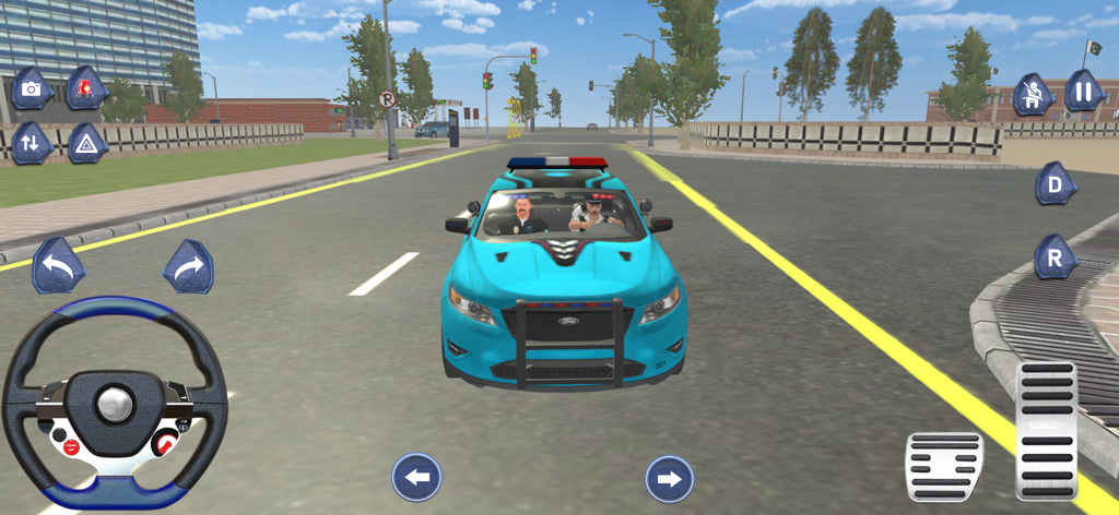 Police Car Driving Chase Games - Un coche de policía azul con dos oficiales dentro conduciendo por una ciudad en un juego de simulación con volante y pedales virtuales.
