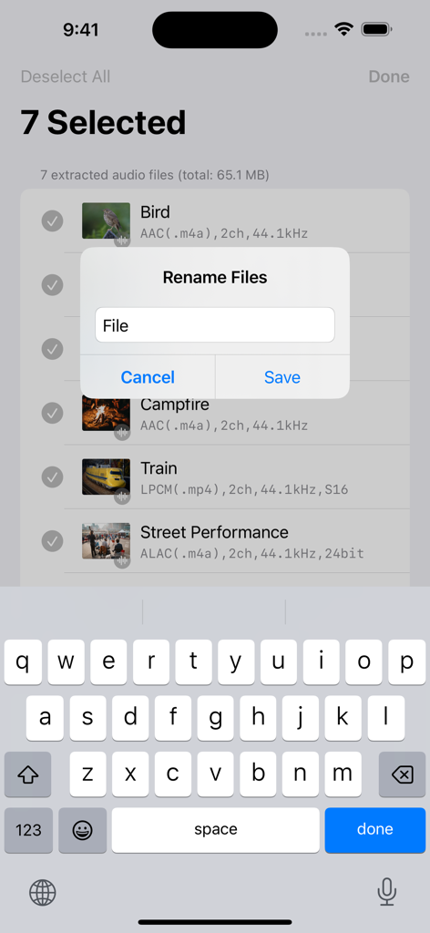 Interfaz de la aplicación Extractor de Audio sin Pérdidas que muestra un cuadro de diálogo de renombrado por lotes sobre una lista de archivos de audio extraídos en iPhone.