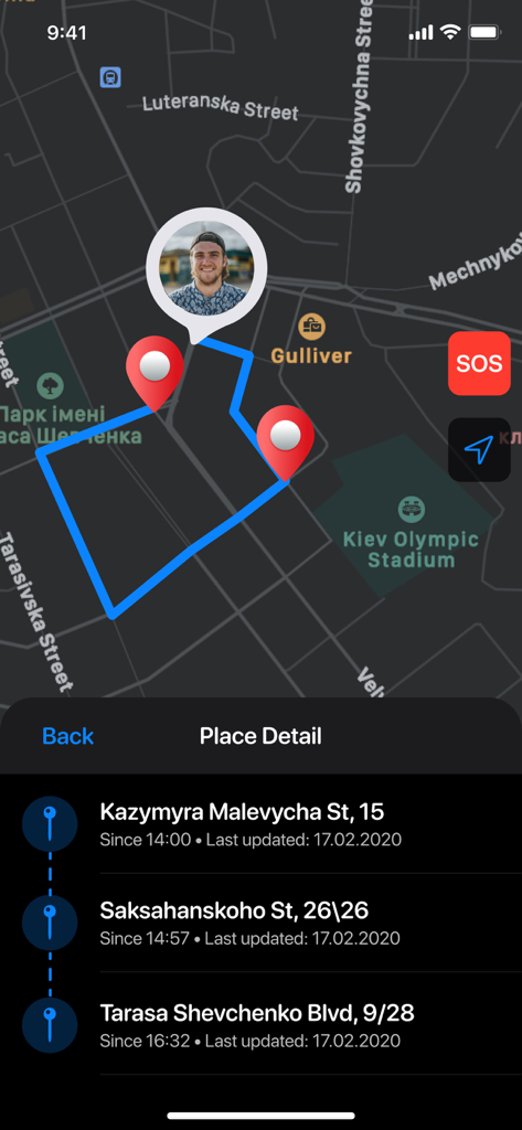 Vista de mapa que muestra el historial de ubicaciones GPS y detalles de lugares específicos con marcas de tiempo