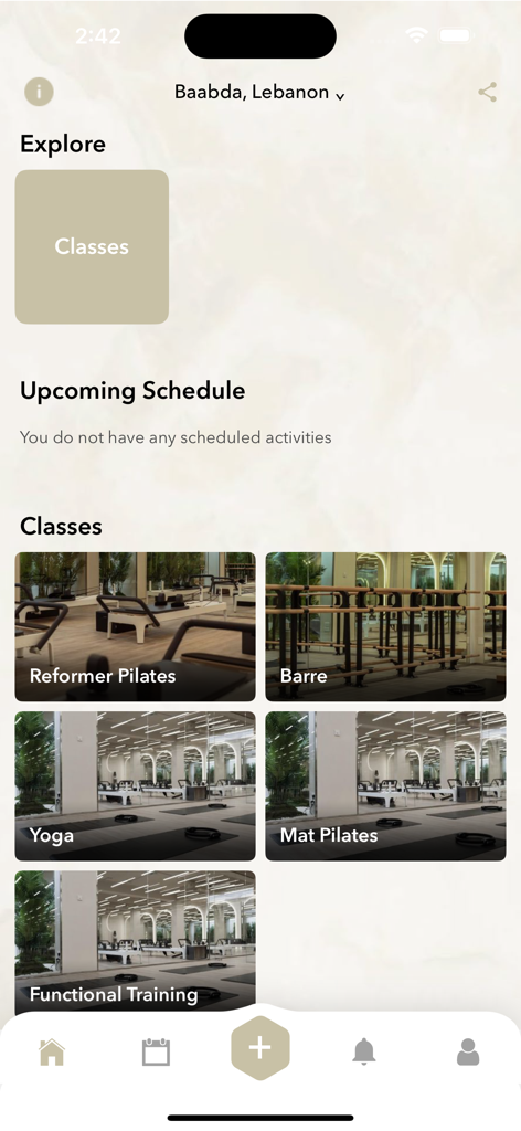Elevate Studio App - Interfaz de la aplicación Elevate Studio que muestra categorías de clases de fitness como Reformer Pilates, Barre, Yoga y Entrenamiento Funcional.